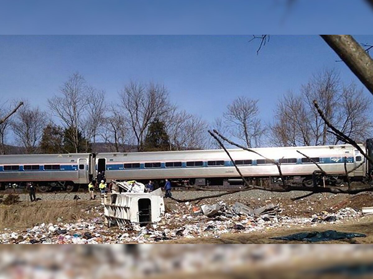 Train carrying US Republican lawmakers hits truck, one death reported
