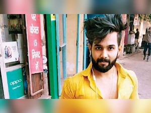 Delhi: Youth's throat slit by girl kin over 'honour'