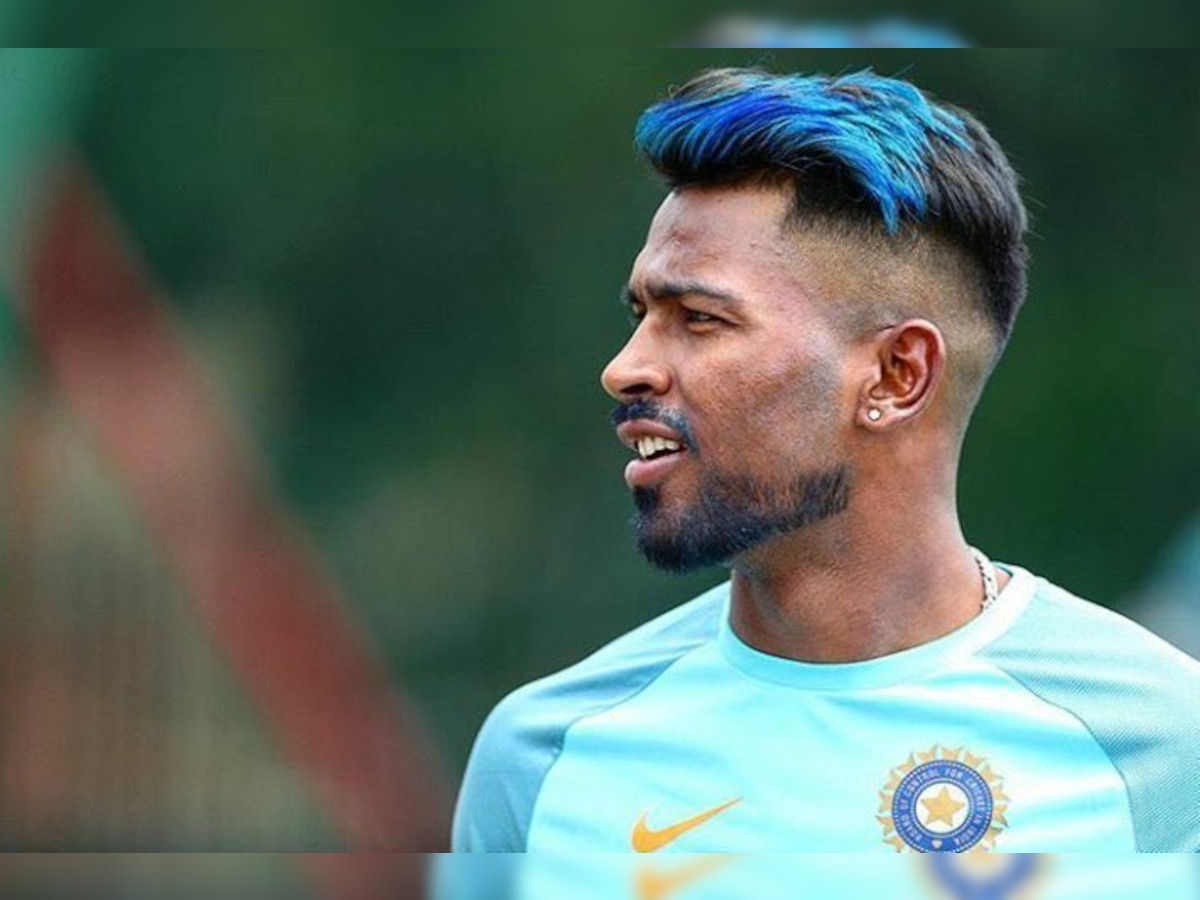 'Peacock bowling to de Kock': Hardik Pandya colours his hair blue, Twitterati scratch their head