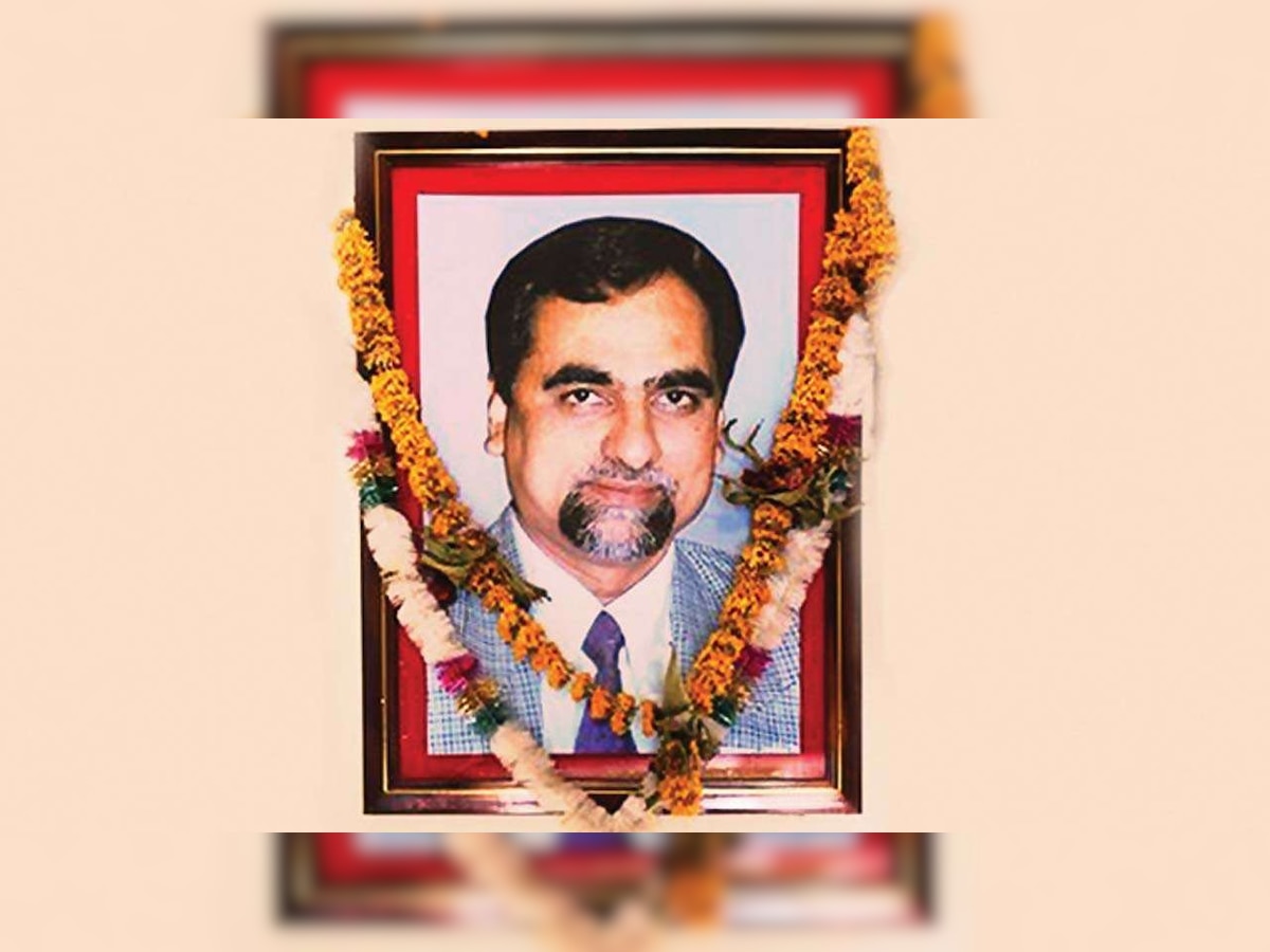 Judge Loya case: Maintain the decorum of court; it's not a fish market, says Bench after lawyers raise voices