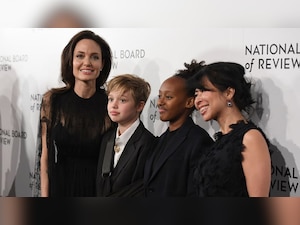 Yosh yalangoch oriq qizlar