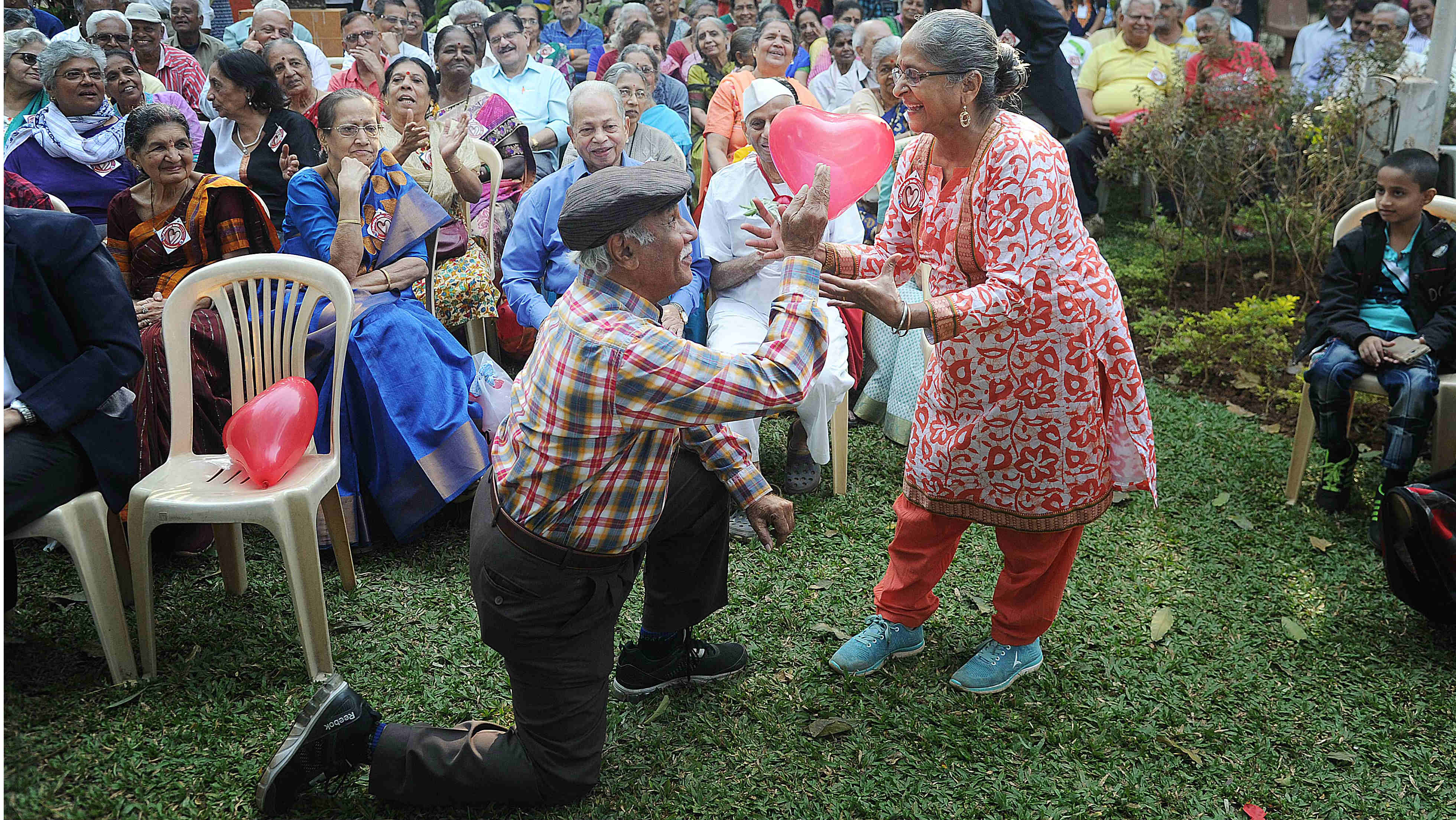 In Pics: From young to old, Valentine's Day fever grips all