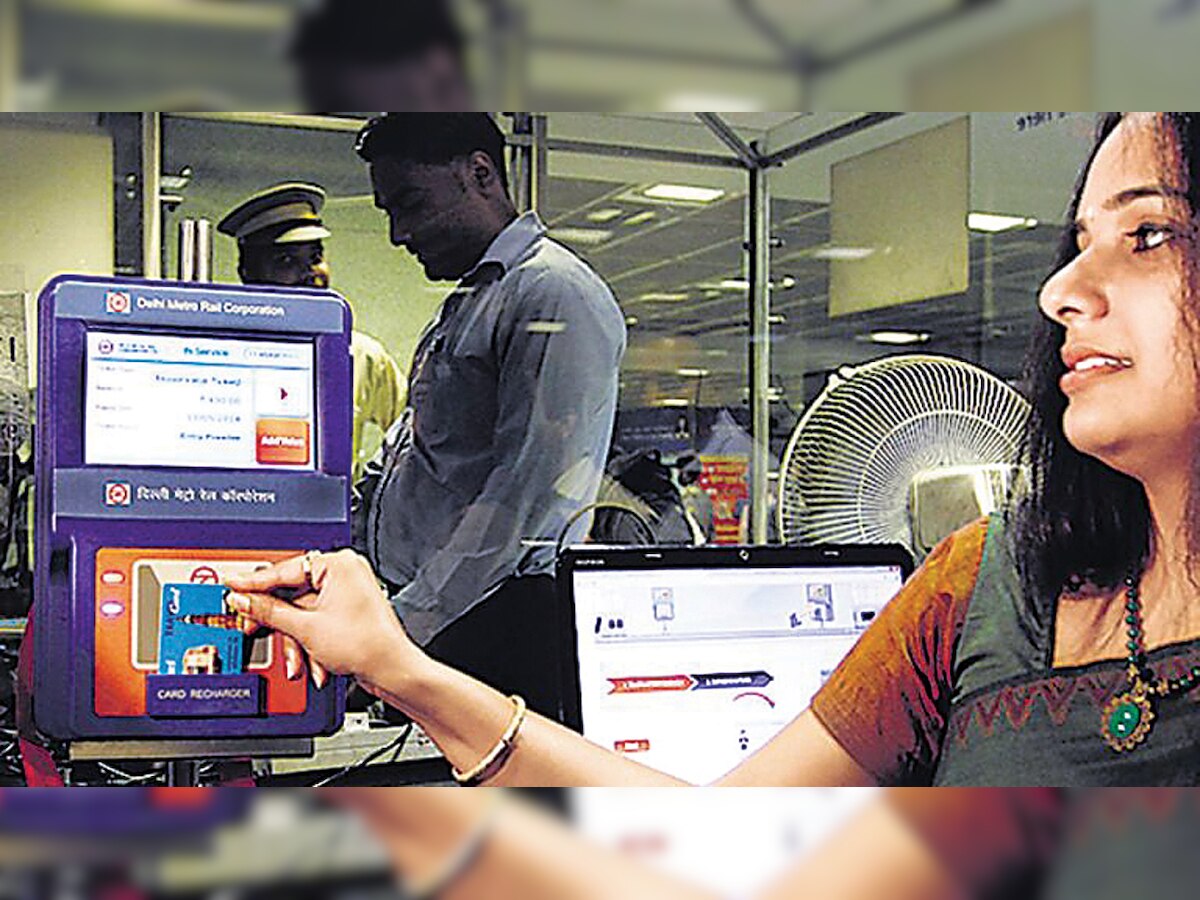 Delhi Metro travellers can pay bus fare, parking charges with smart cards now