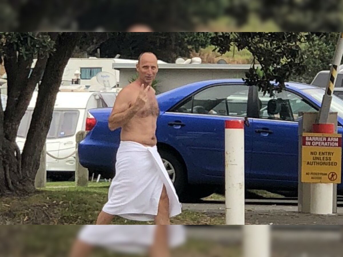 'Is that Vladimir Putin?' asks Twitter as Jos Buttler clicks former England cricketer Nasser Hussain in towel
