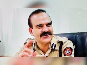 We have some info on mastermind: Top cop