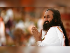 Jolt for Sri Sri Ravi Shankar's Ayodhya peace plan, AIMPLB's expelled leader withdraws from talks