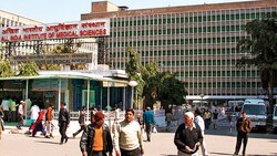Delhi city hospitals discriminate between in-born and out-born babies
