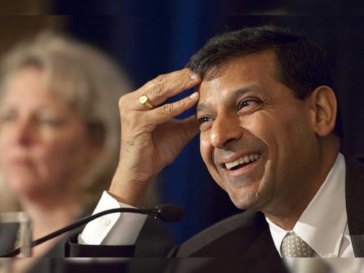 Why can't ex RBI chief Raghuram Rajan be on Twitter, here's what he replies