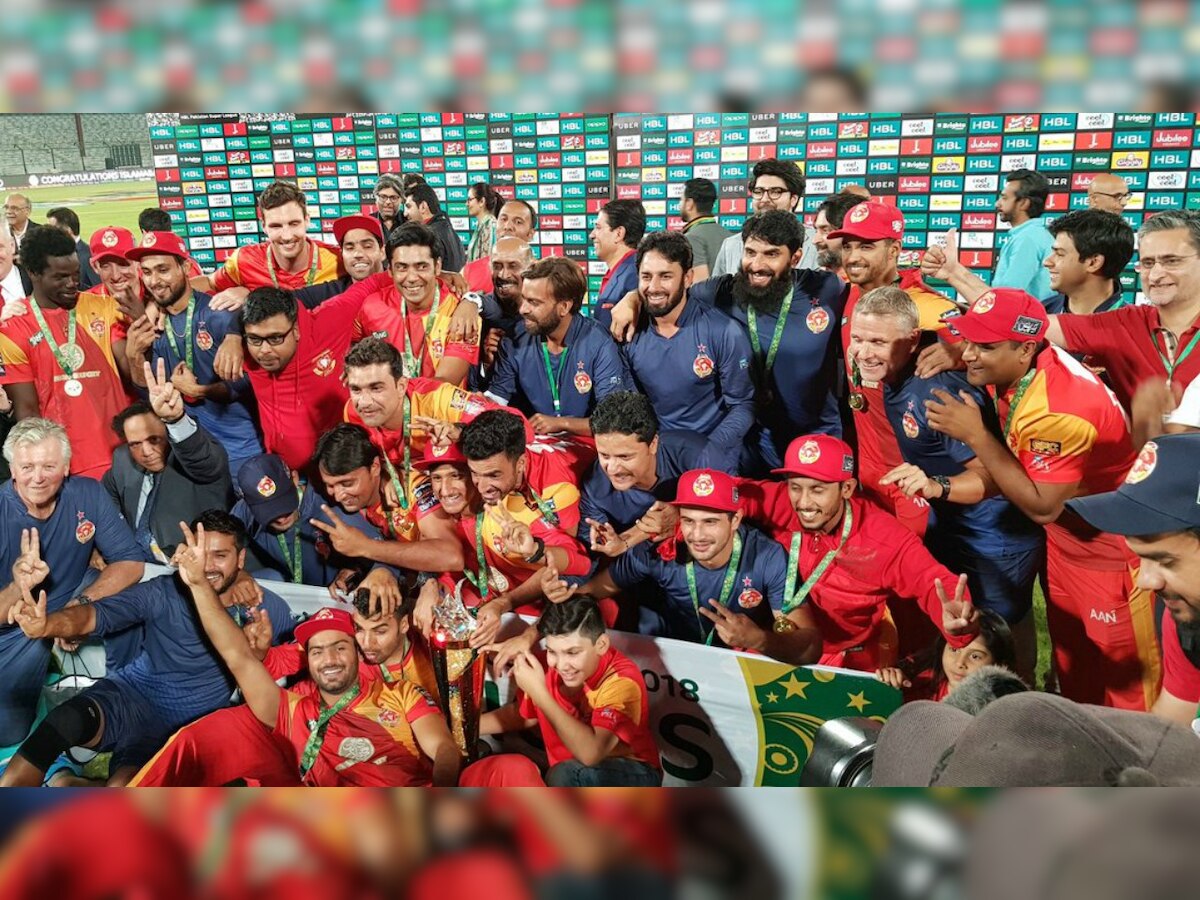 Islamabad United defeat Peshawar Zalmi to lift their second PSL trophy 
