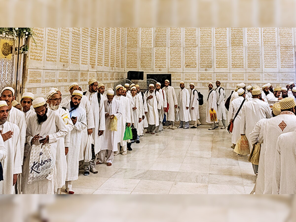 Bohras gather at holy site to mark Urs of 51st Syedna