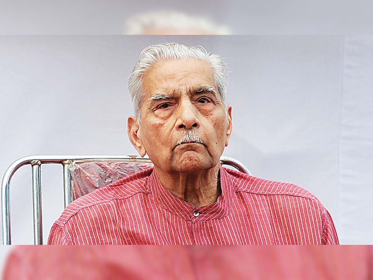 Ex-law minister Shanti Bhushan challenges 'master of the roster'