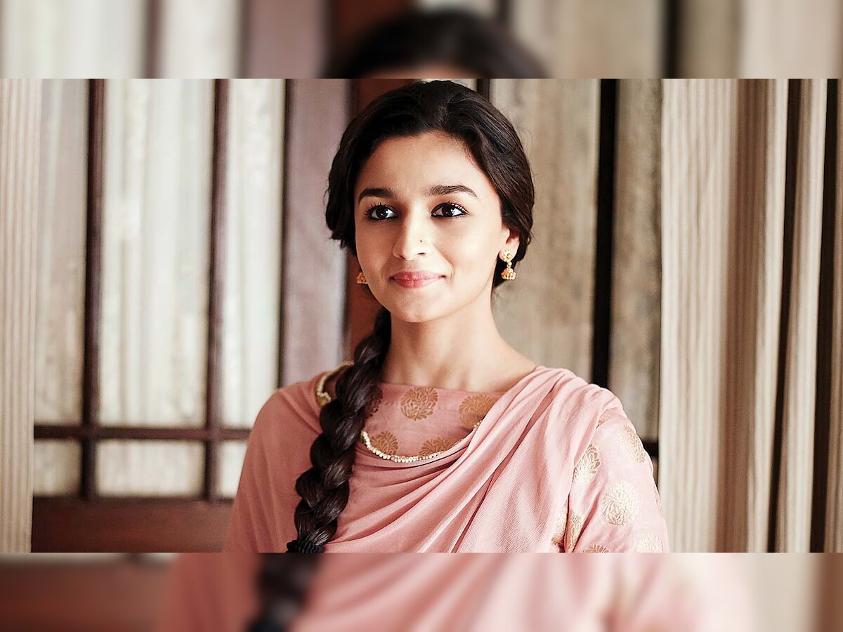 Alia Bhatt-starrer Raazi trailer intrigues the audience