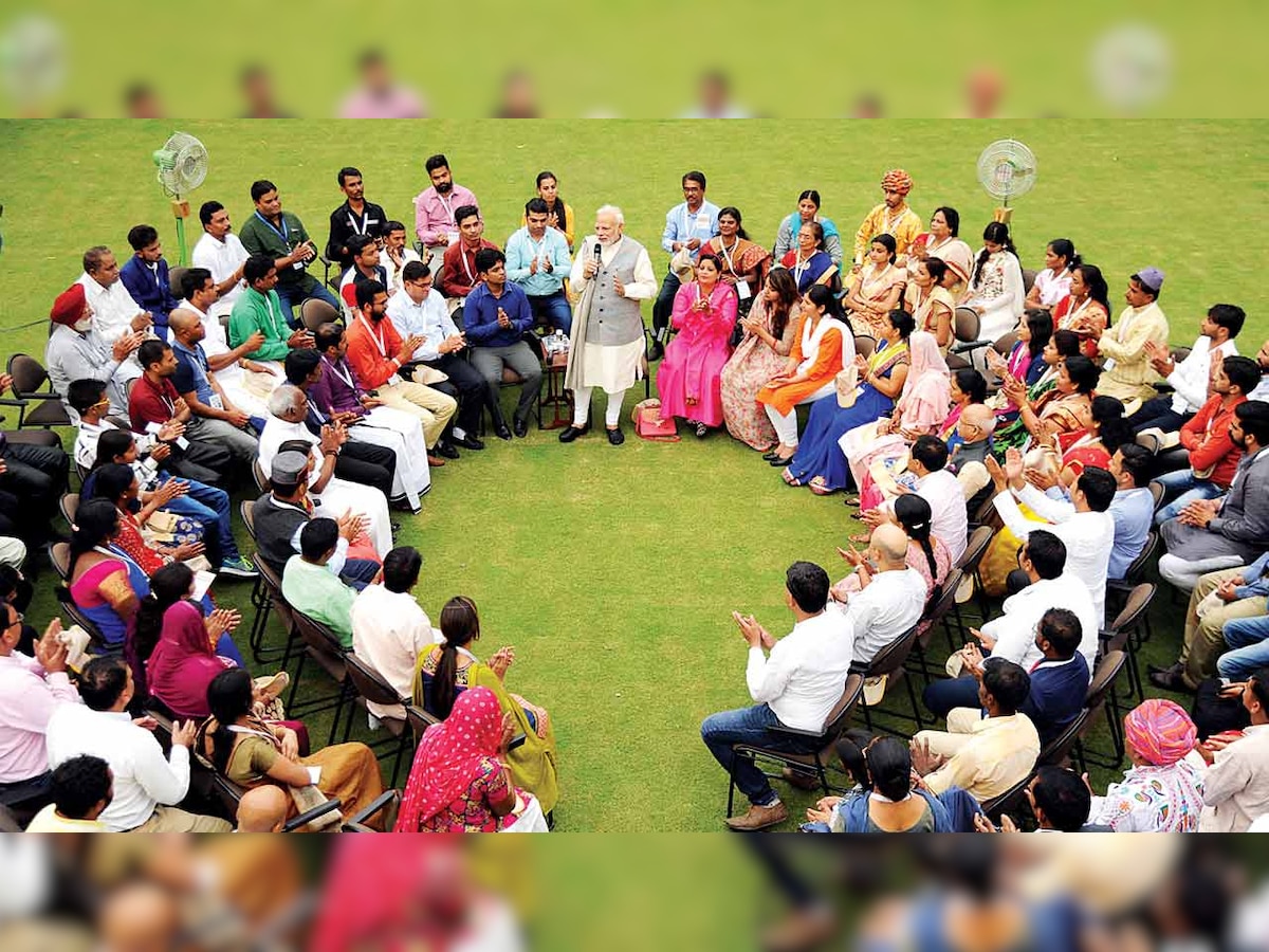 PM Narendra Modi interacts with over 100 MUDRA beneficiaries