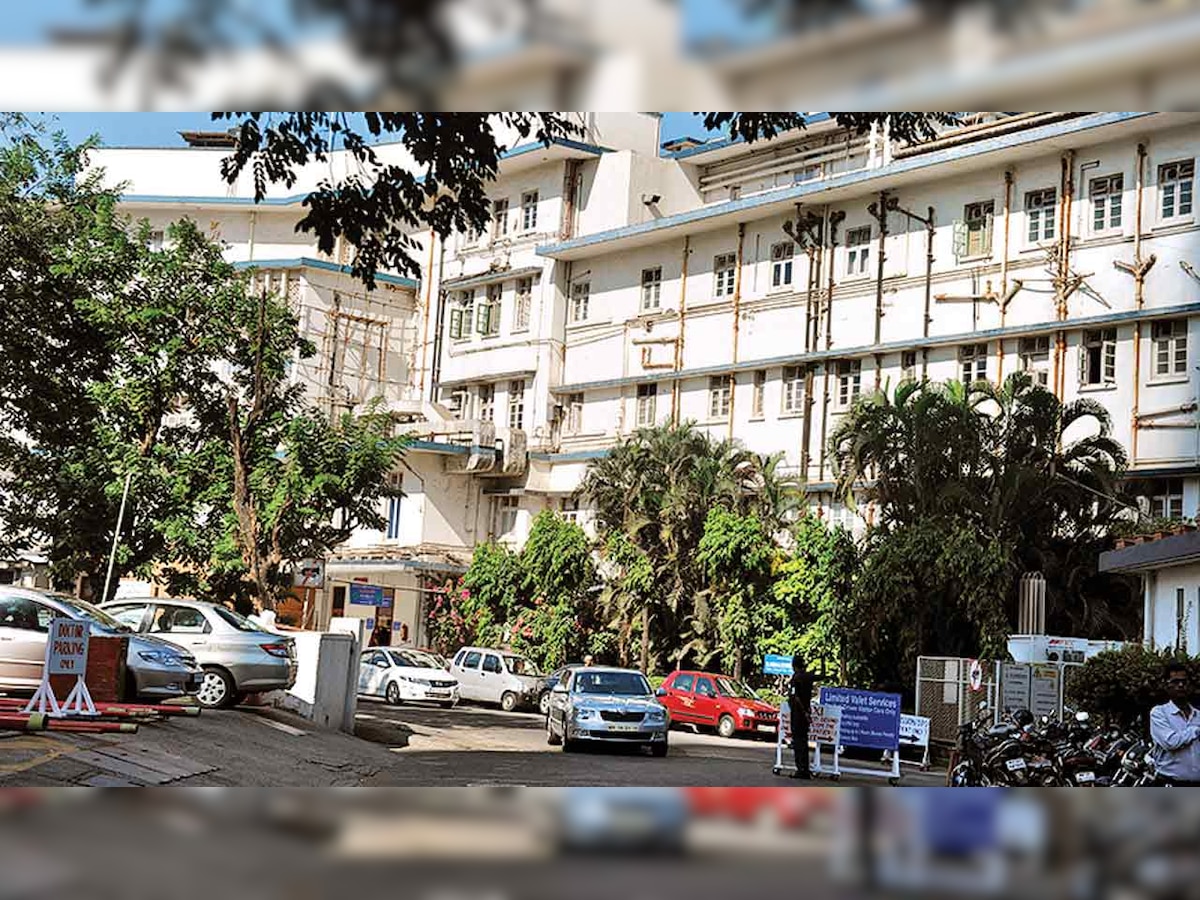 Bombay High Court raises concern over traffic blocking way to south Mumbai hospitals