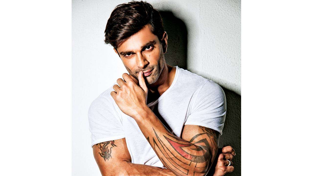 Karan Singh Grover birthday: These shirtless pics of the Alone actor are  bound to give you fitness motivation