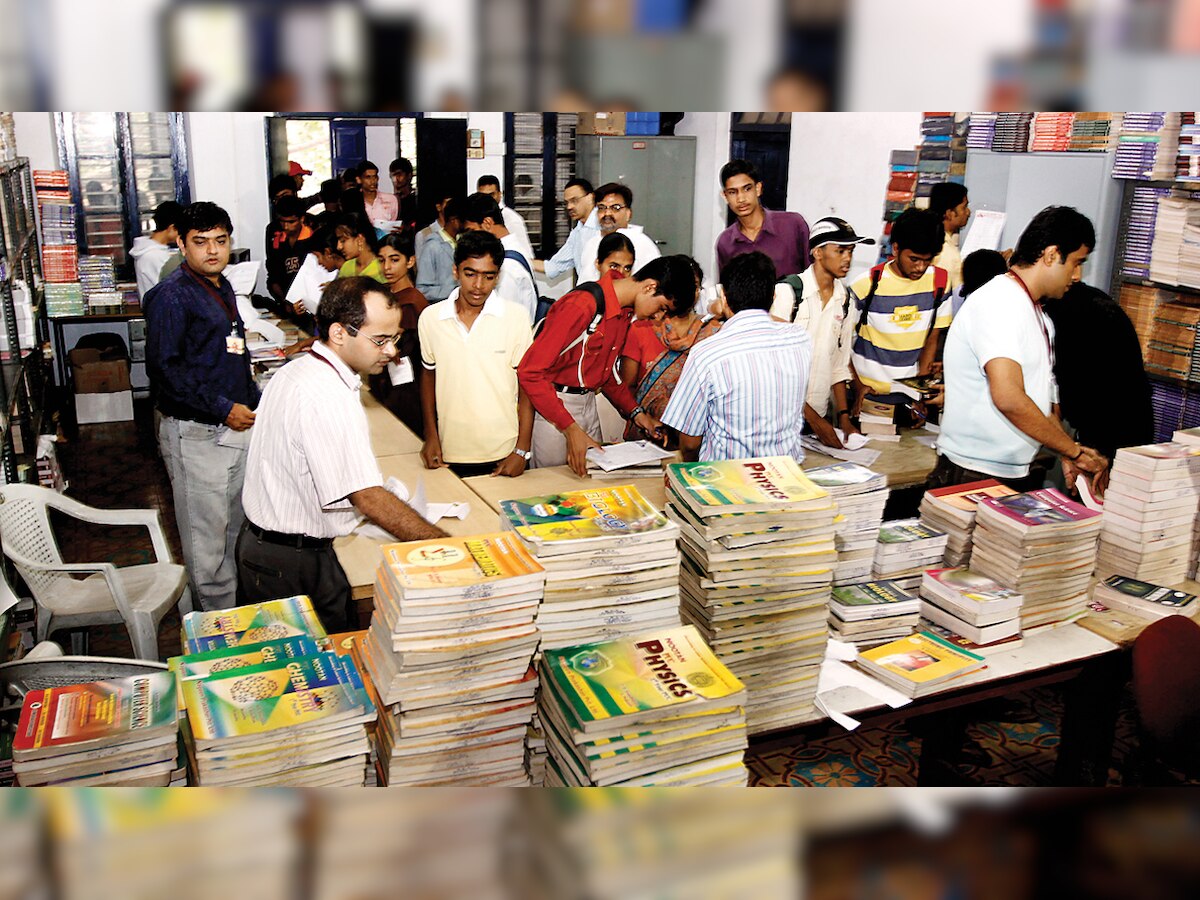 Delhi government directs schools to form banks from old books