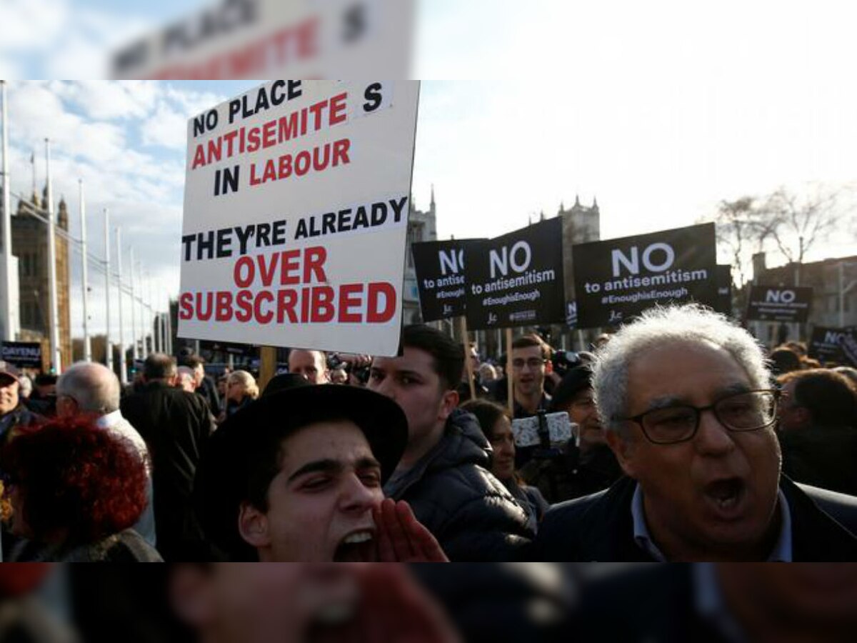 Germans join Jews in protest against new wave of anti-Semitism