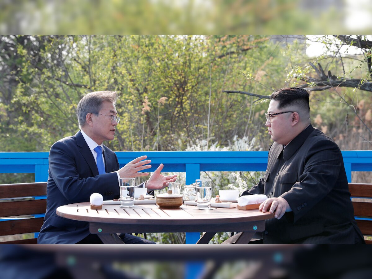 Kim Jong Un promises not to repeat 'mistakes of the past', both leaders aim for 'complete denuclearisation'