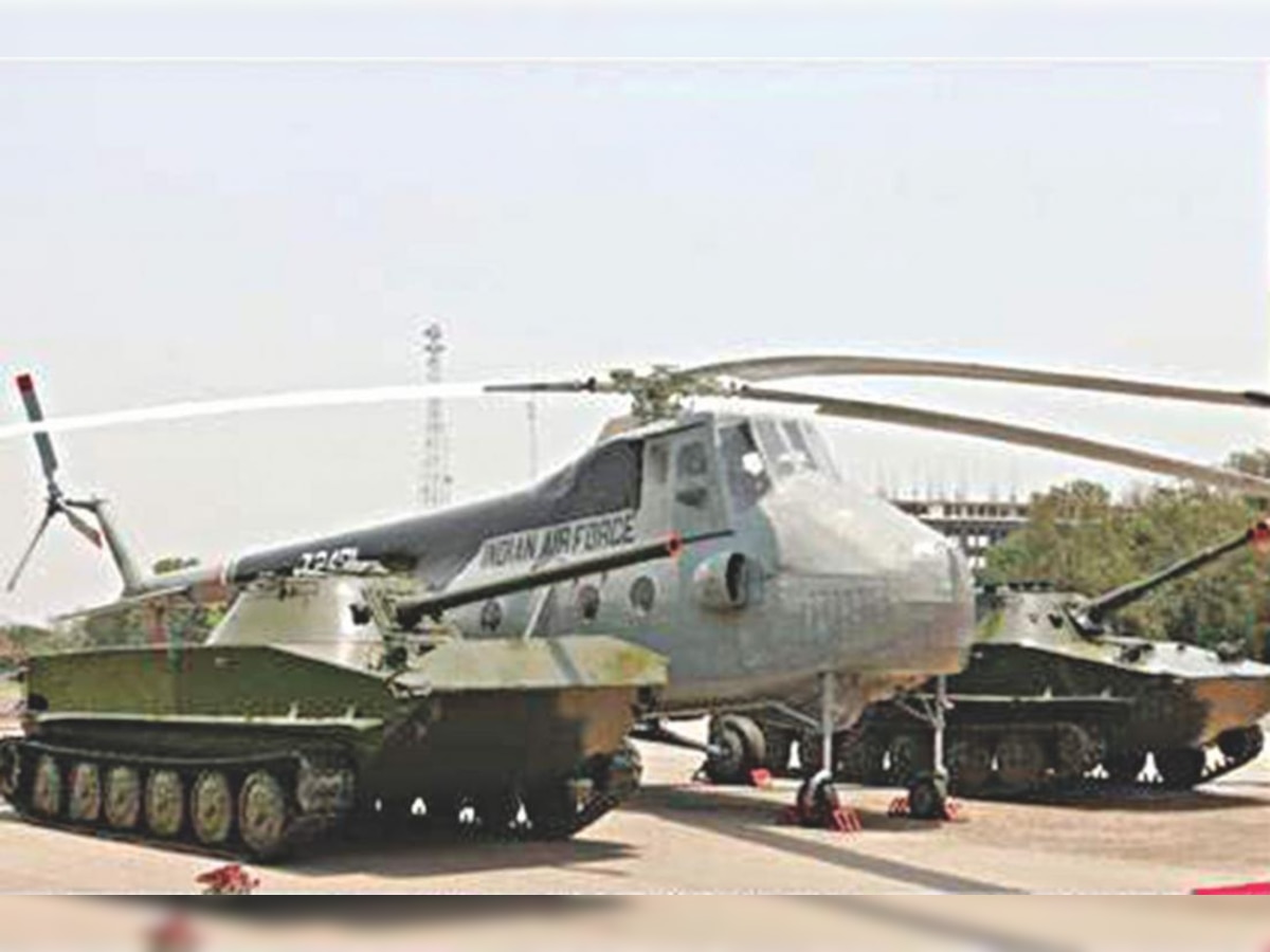 India hands over Mi-4 helicopter, two PT-76 tanks as part of 1971 Liberation War memorabilia