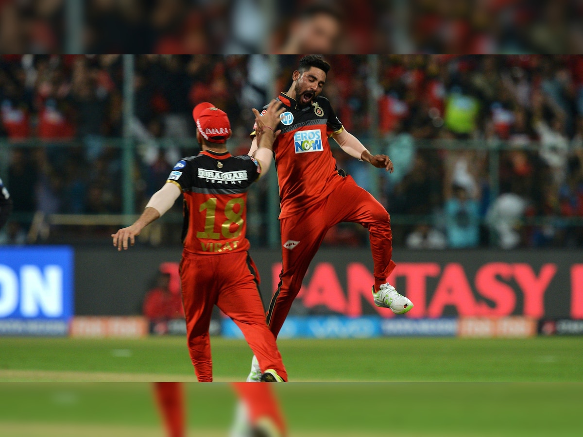 IPL 2018 - Watch: Virat Kohli enjoys cheat-meal at RCB team-mate Mohammed Siraj's home ahead of SRH clash