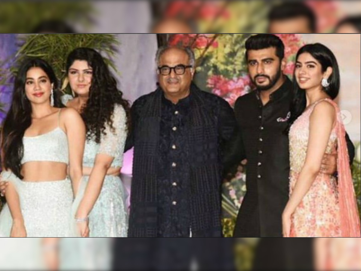 Picture perfect: Arjun Kapoor and sisters Janhvi, Khushi & Anshula pose with Boney Kapoor at Sonam-Anand's reception