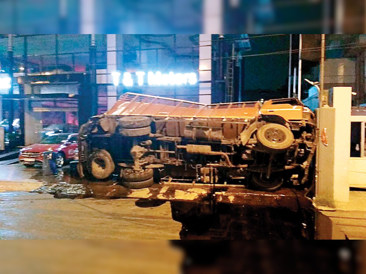 Delhi: Truck carrying chemical hits car parked outside showroom