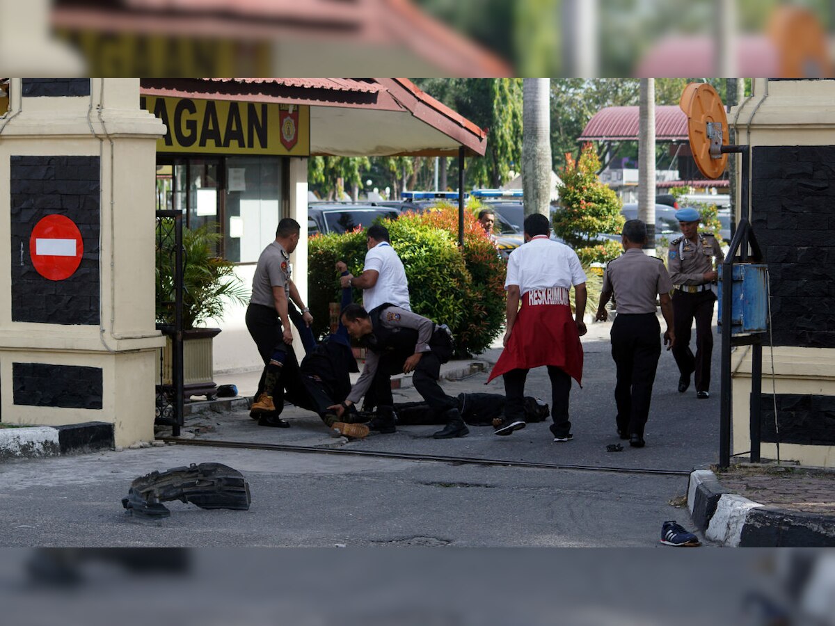 Indonesia cops shoot dead four men after attack on Riau police headquarters in Pekanbaru