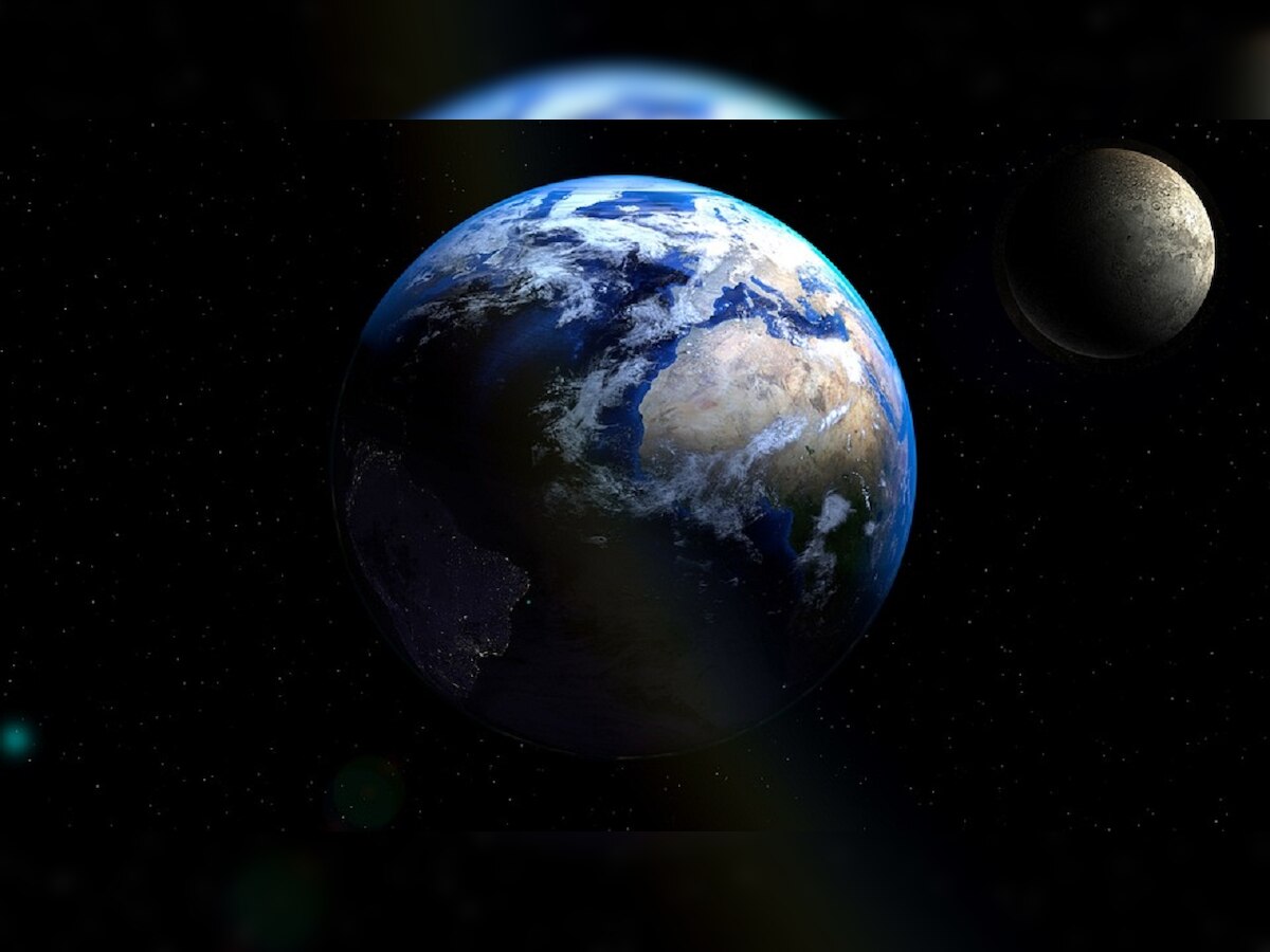 NASA CubeSats beam back 'classic portrait' of Earth and Moon