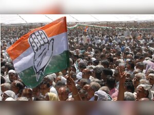 Congress stakes claim to form govt in Goa, submits letter to Guv