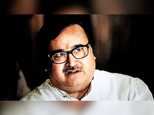 Devendra Fadnavis curtails power of housing minister over SRAs