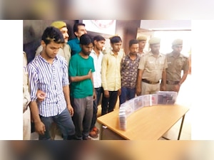 Delhi cops nab 7 who trained kids to carry out theft at stations