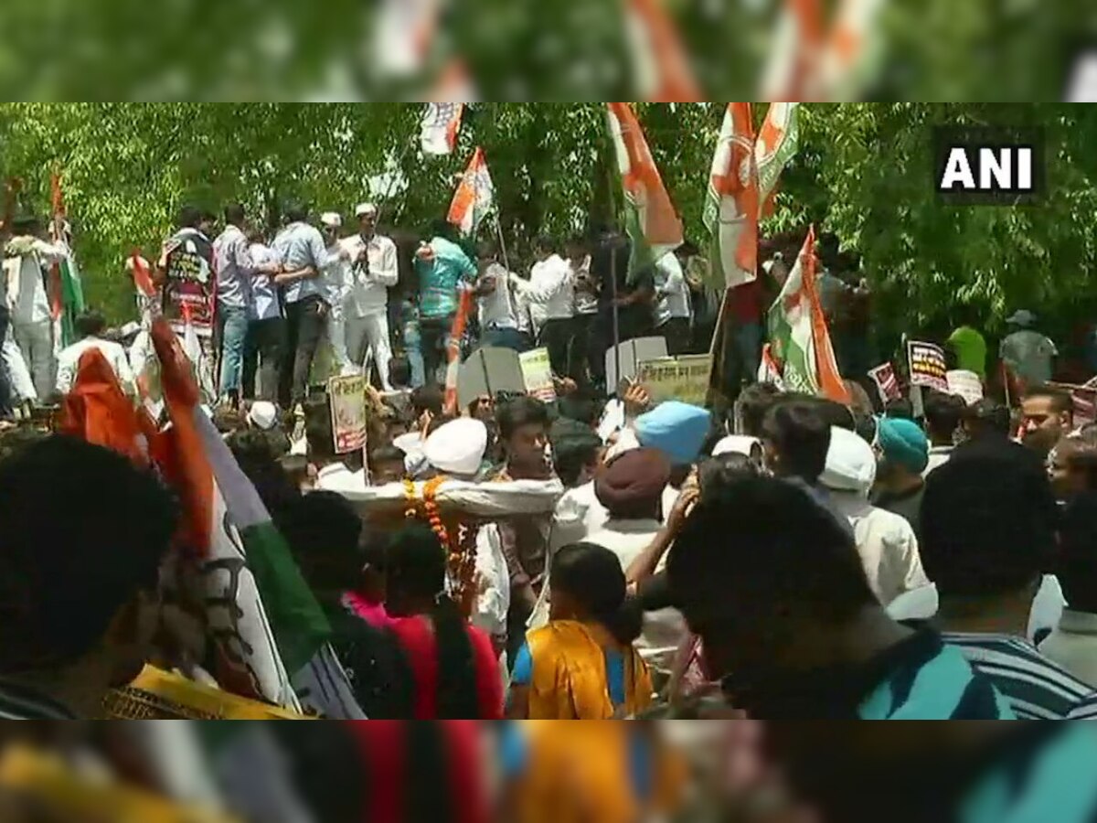 Congress observes 'Vishwasghat Diwas' on Modi govt's 4th anniversary, protests held 