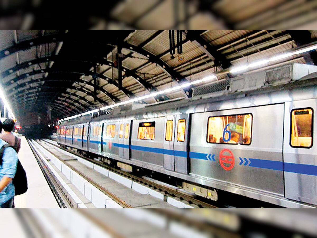 Delhi: Trying to escape from cops, man walks on Metro track