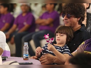 Watch: When AbRam Khan dared to interrupt dad Shah Rukh Khan's interview, here's what happened next!