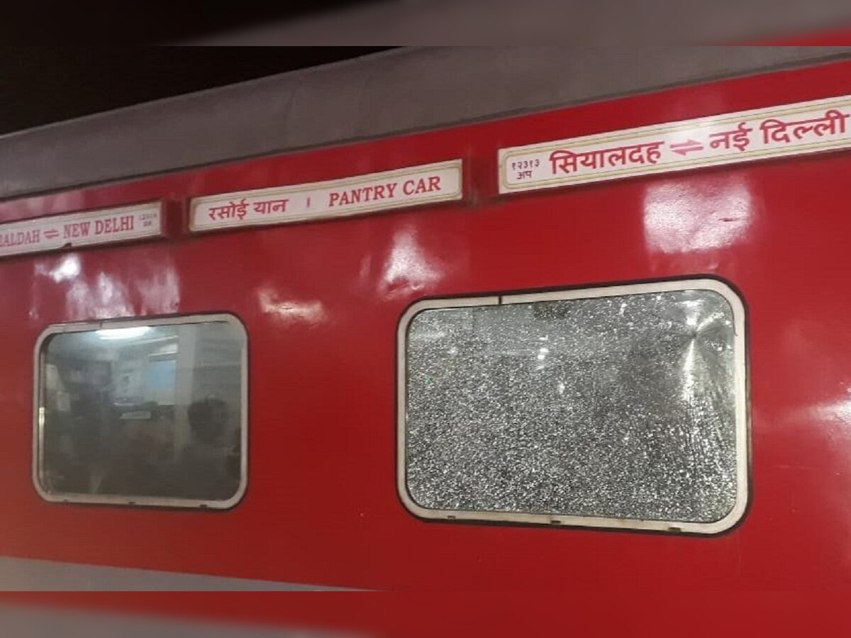 Stone pelted at Sealdah-Rajdhani Express, six injured