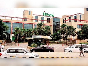 Fortis short lists four bids to sell its hospital asset