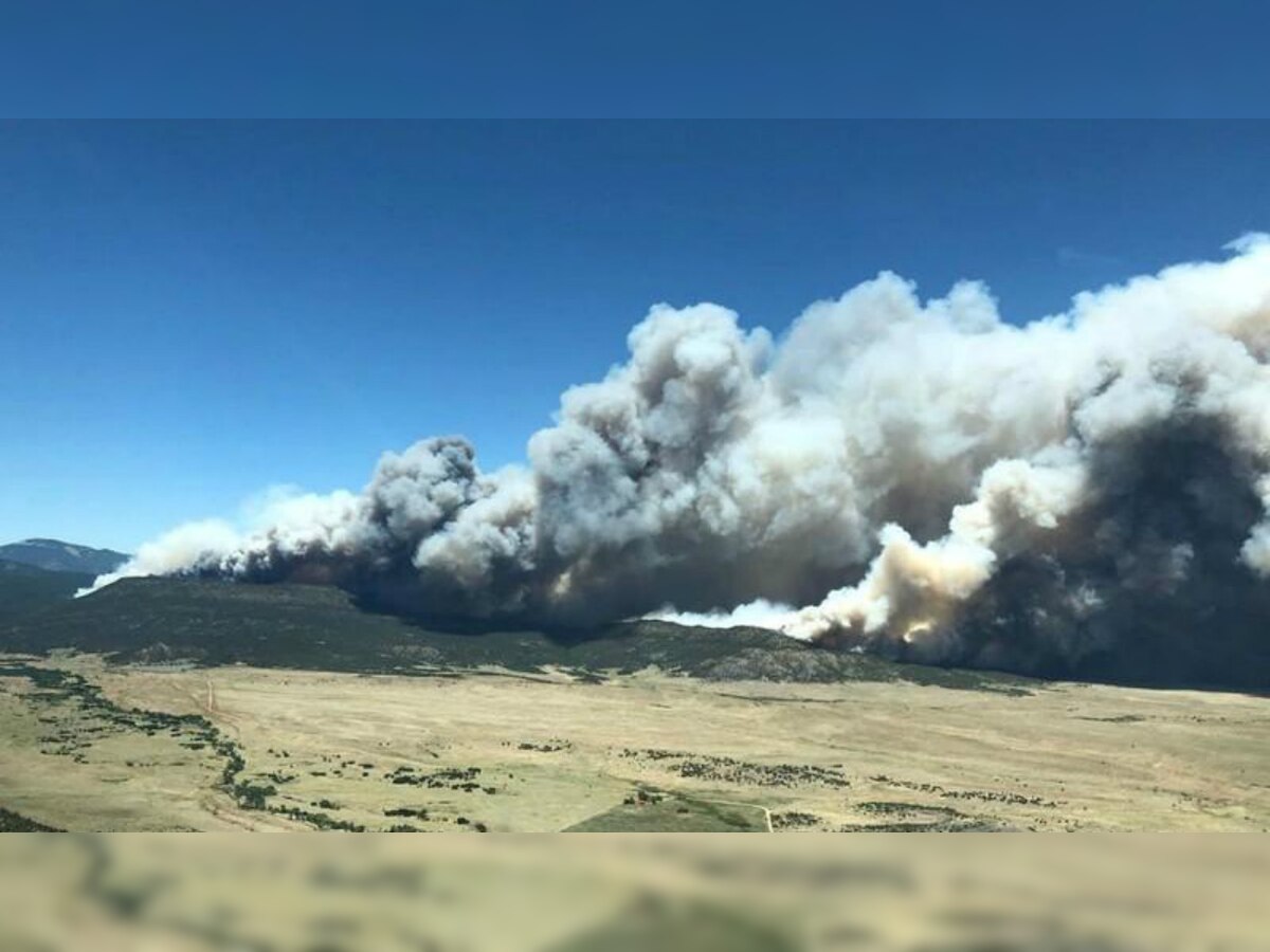 Crews gain ground on New Mexico wildfire, Colorado blaze continues to rage