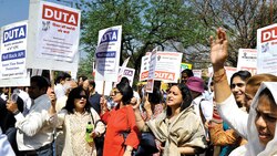 Despite warnings, Delhi University teachers continue evaluation boycott