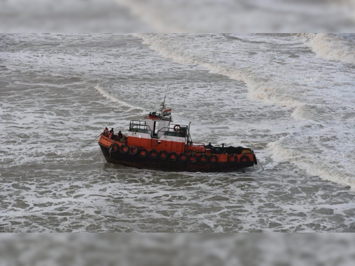 Gujarat: Indian Coast Guard airlifts 7 sailors in quick rescue operation off Porbandar coast