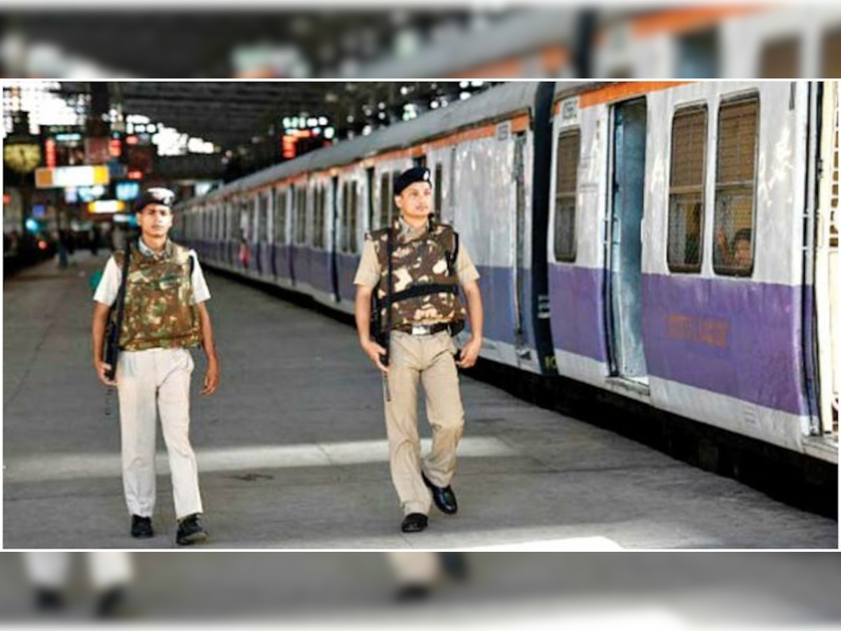 Mumbai: Parents forget 6-yr-old in train, Railway Police reunites them