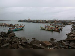 BSF nabs Pakistani fisherman off Gujarat coast, seizes boat