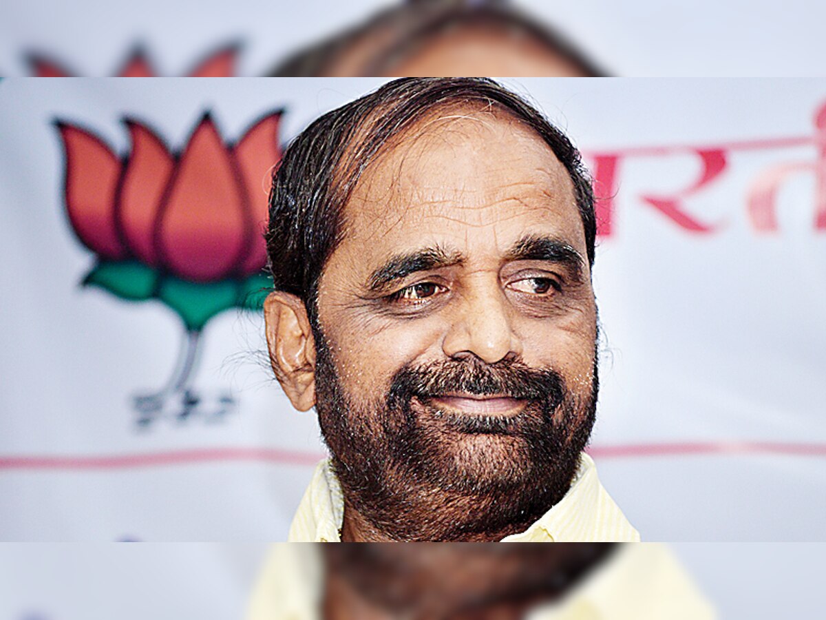 Congress speaking against nation: Hansraj Ahir over Ghulam Nabi Azad's Kashmir remarks