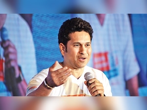 Master Blaster Sachin Tendulkar encourages 2-year-old cricketer, calls him 'perfect modern day player'