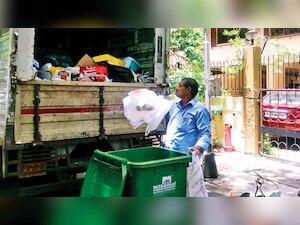 Now, pick-up vans at your doorstep to collect plastic in South Mumbai