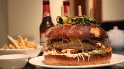 Review: The no contest one kilo burger 