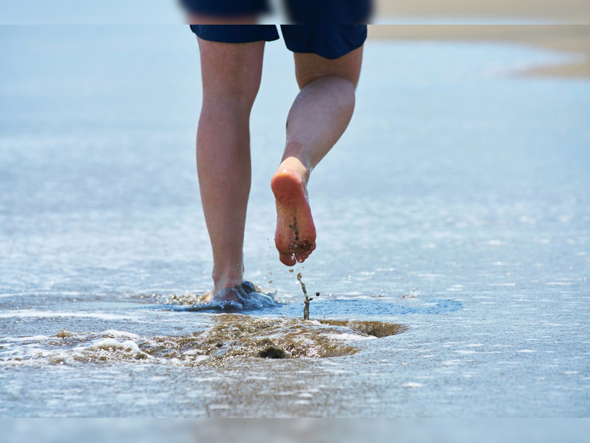 Spending time barefoot may boost kids' balancing, jumping skills