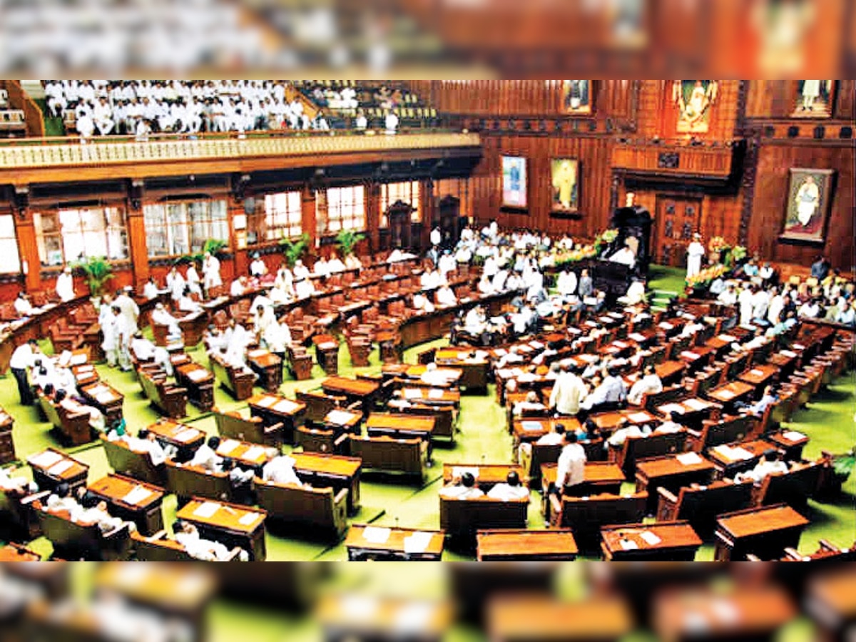 Maharashtra MLAs bury differences in fight against bureaucracy