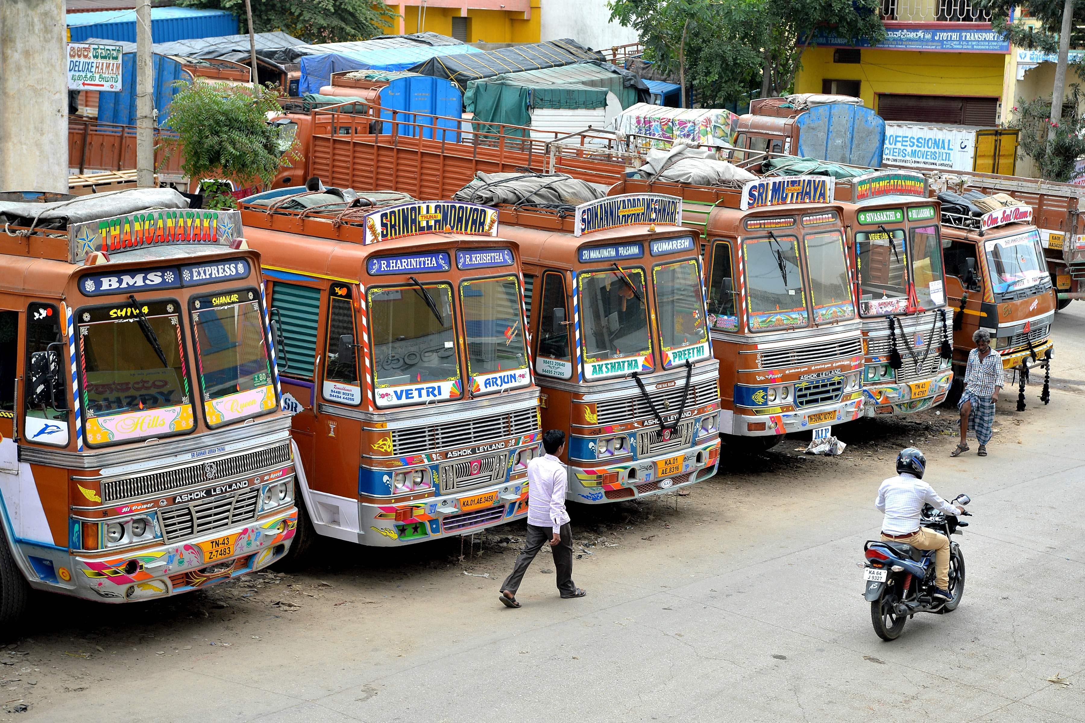 in-pics-as-transport-strike-enters-second-day-residents-share-how