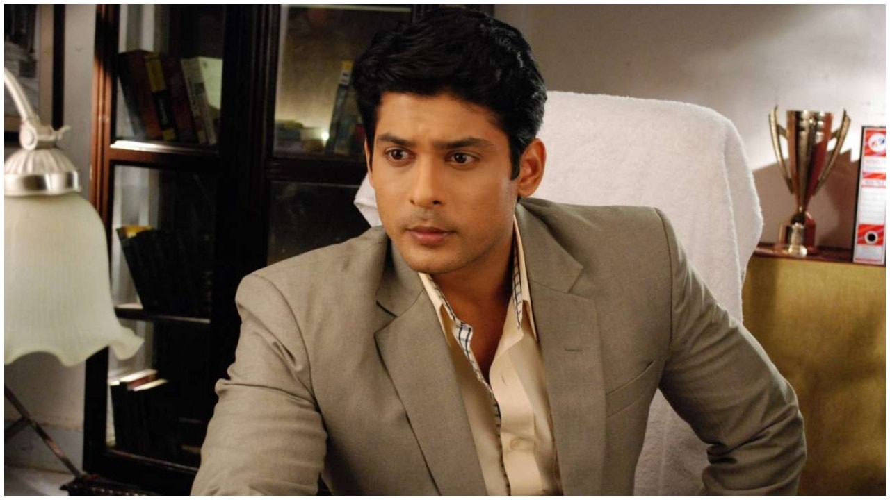 'Balika Vadhu' fame Siddharth Shukla's car meets with an accident