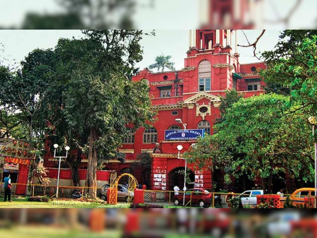 Calcutta Medical College and Hospital students end hunger strike on 14th day